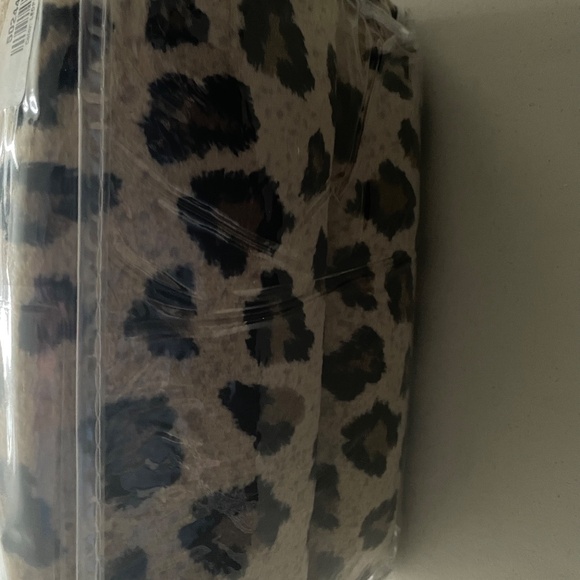 NEW Soft and Cozy LEOPARD Print with SHERPA TRIM KING Size Blanket KING/CAL KG - Picture 4 of 5